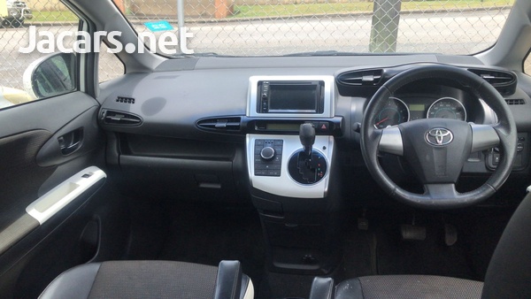 Toyota Wish 1,8L 2012-11