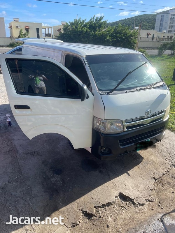 2011 Toyota Refrigerator Hiace Bus-12