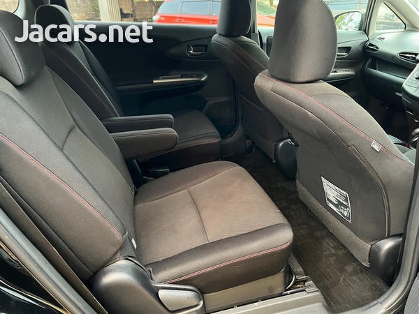 Toyota Wish 1,8L 2012-8