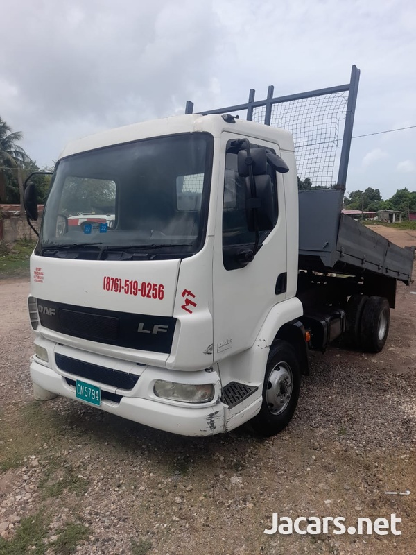 2004 DAF truck-1