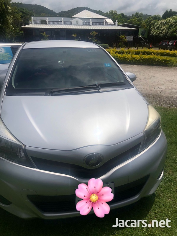 Toyota Vitz 1,3L 2014-10