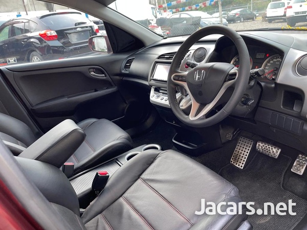 Honda Stream 2,0L 2013-7