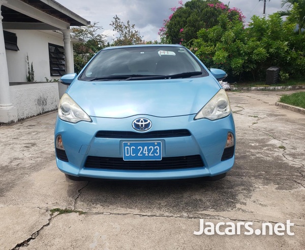 Toyota Aqua 1,5L 2012