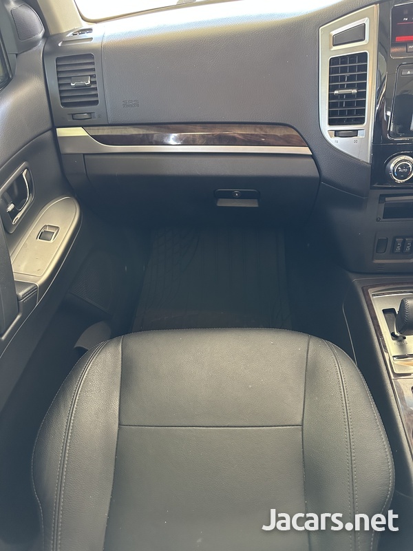 Mitsubishi Pajero 3,0L 2019-4