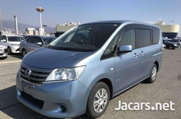 Nissan Serena 2,0L 2013-1