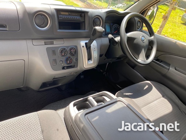 Nissan Caravan 2,0L 2014-8