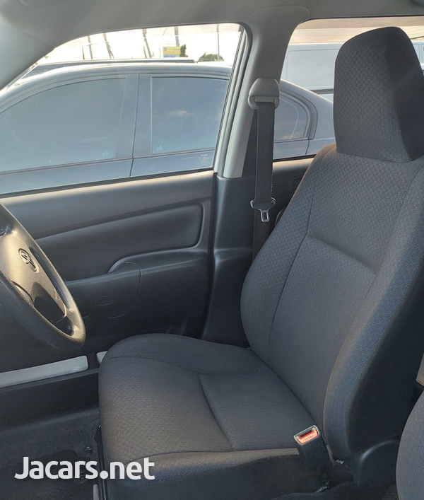 Toyota Probox 1,5L 2017-9