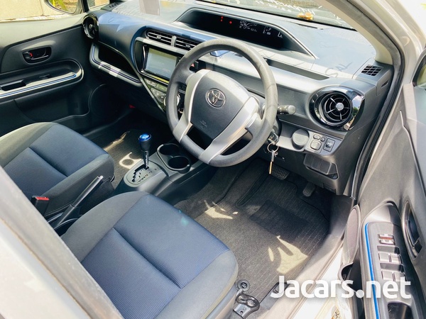 Toyota Aqua 1,5L 2017-6