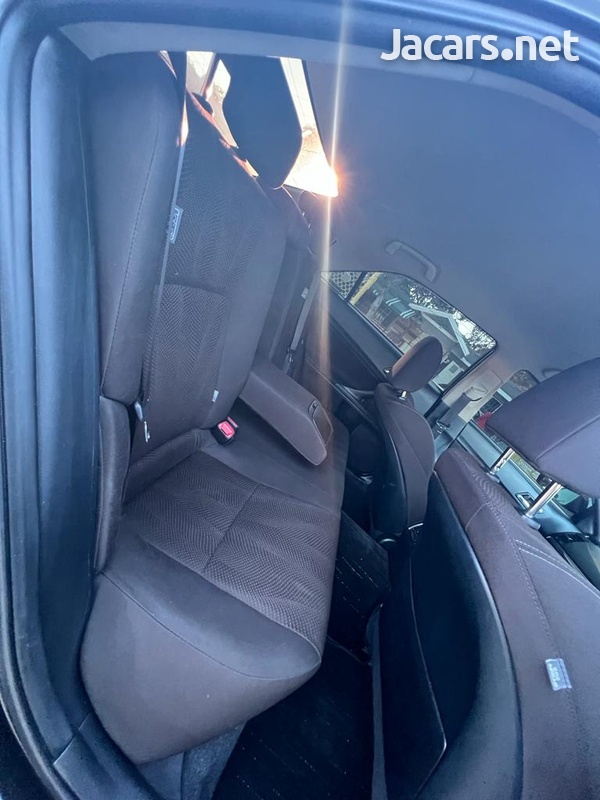 Toyota Mark X 2,5L 2015-10