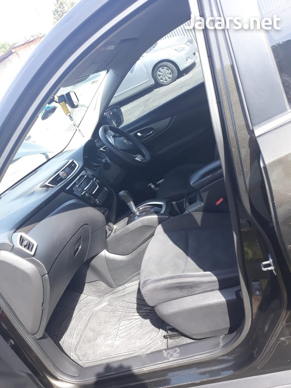 Nissan X-Trail 2,0L 2015-10