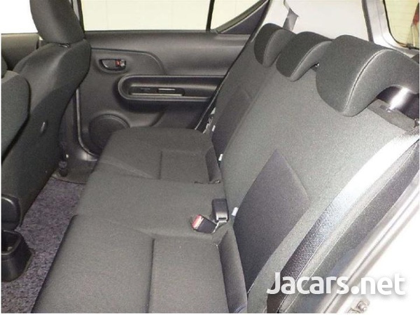 Toyota Aqua 1,5L 2016-4