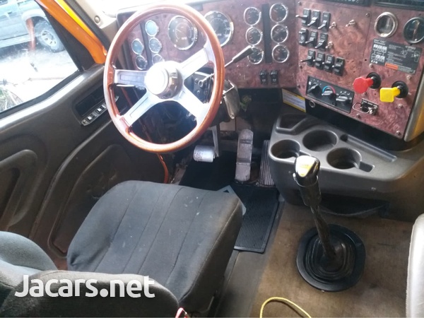 2000 International Paystar 5000 Dump Truck-8
