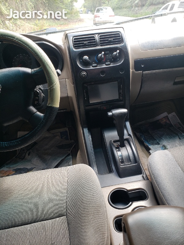 Nissan Frontier 2,0L 2002-7