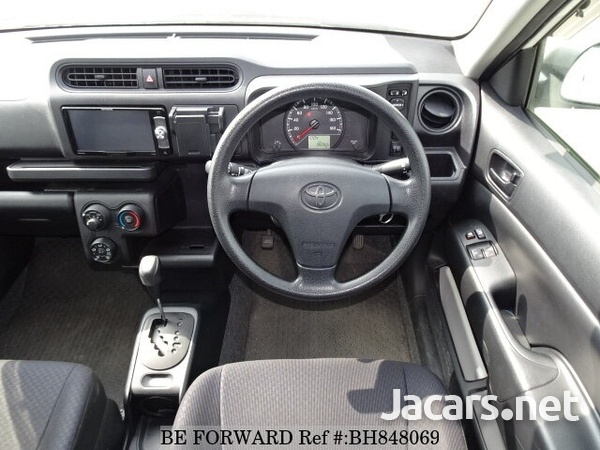 Toyota Probox 1,5L 2016-9