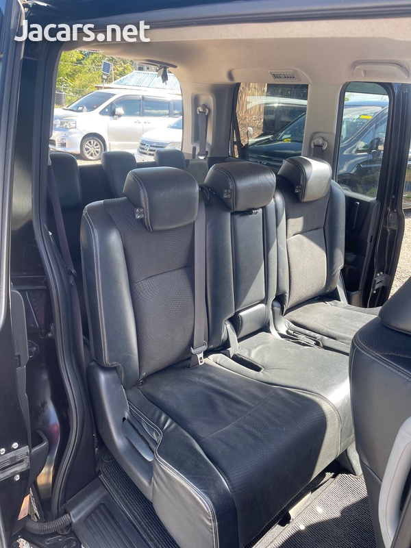 Honda Stepwgn Spada 2,0L 2013-7
