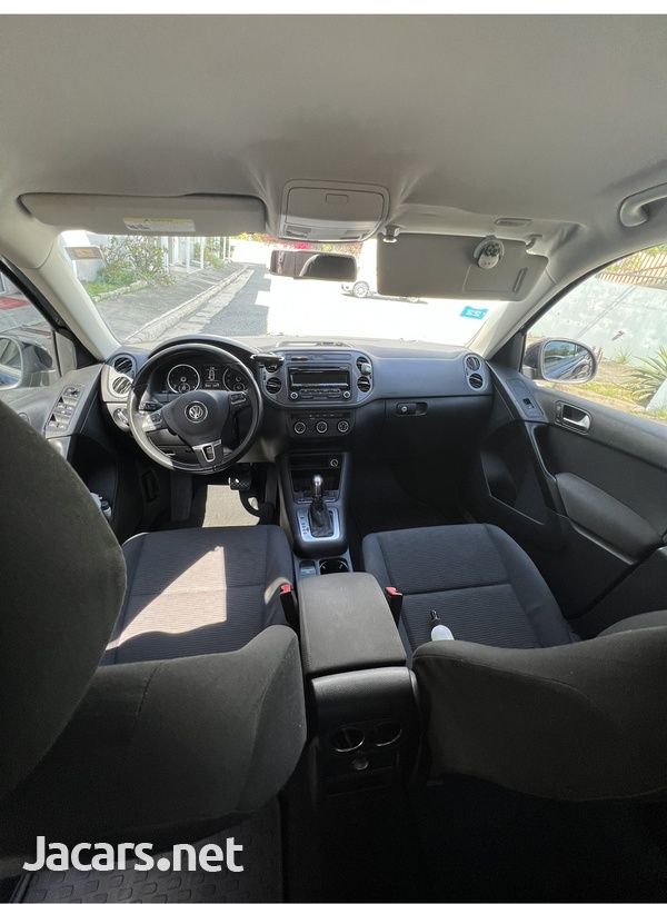 Volkswagen Tiguan 2,0L 2014-1