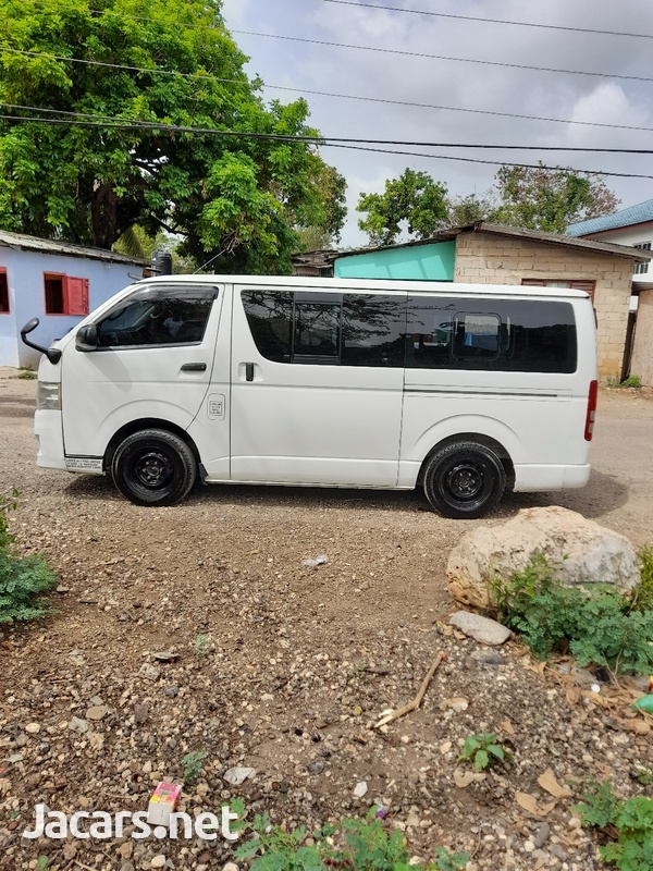 Toyota Hiace 2,0L 2012-4