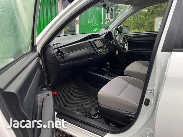 Toyota Axio 1,5L 2017-4