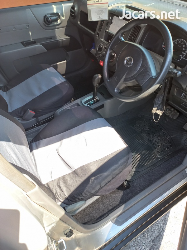 Nissan AD Wagon 1,5L 2016-3