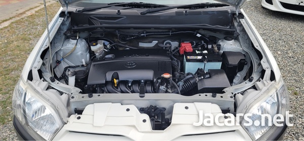 Toyota Probox 1,5L 2017-10