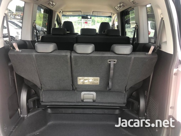 Honda Stepwgn Spada 2,0L 2013-11