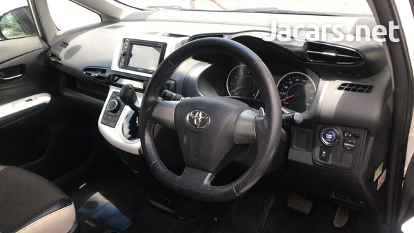 Toyota Wish 1,8L 2012-7