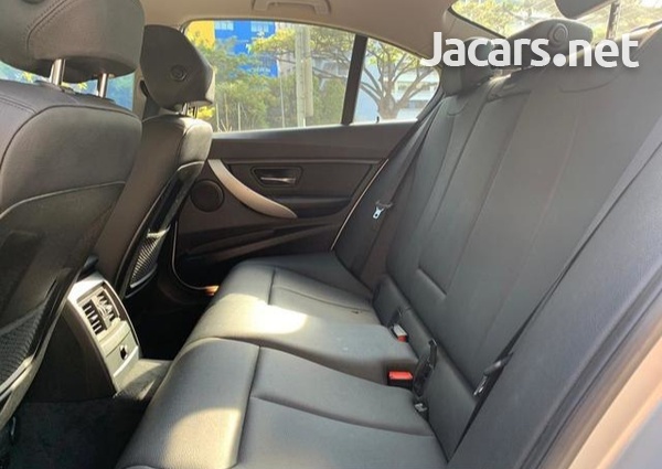 BMW 3-Series 2,0L 2014-5