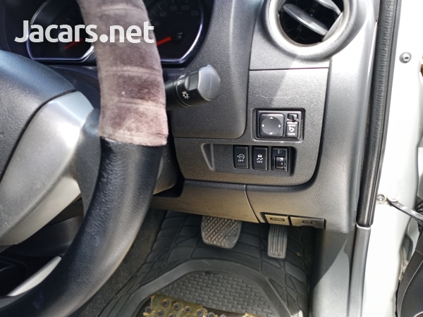 Nissan Latio 1,3L 2015-8