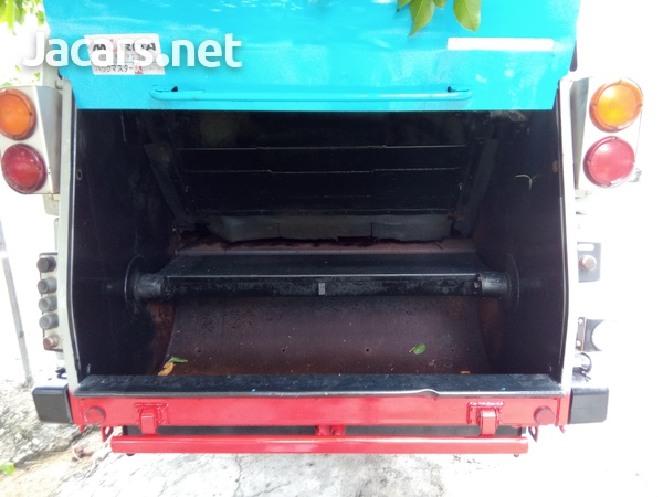 Garbage Truck-10