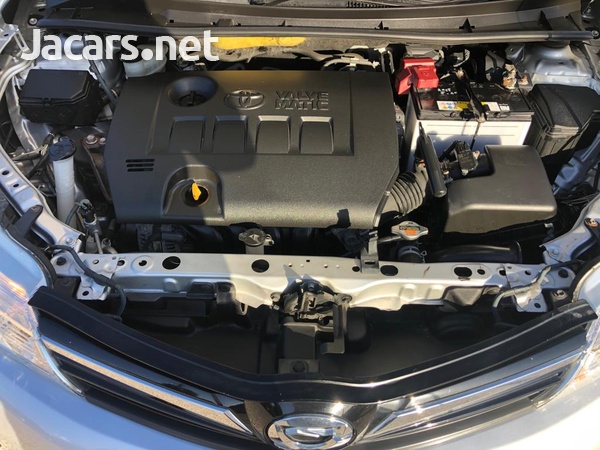 Toyota Fielder 1,8L 2012-11