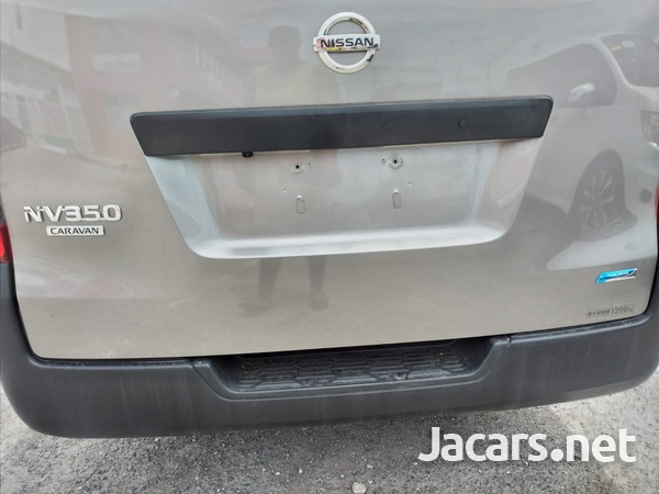 Nissan Caravan 2,5L 2016-5