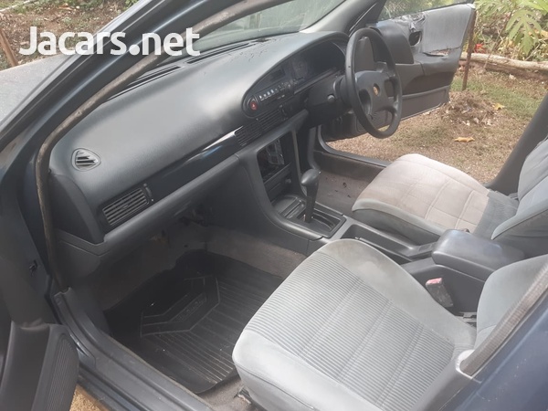 Nissan Bluebird 2,0L 1995-6