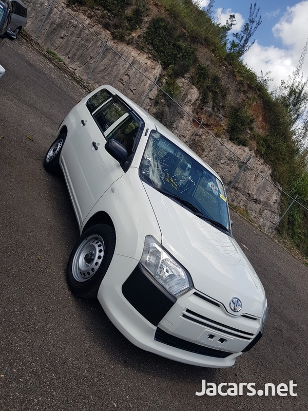 Toyota Probox 1,3L 2018-2