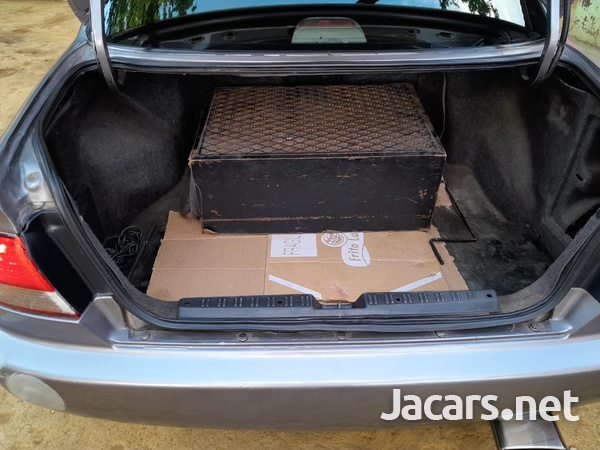 Honda Accord 1,8L 2002-8