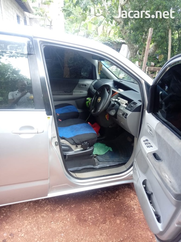 Toyota Voxy 2,0L 2002-3