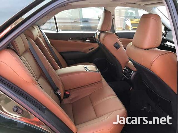Toyota Crown 2,0L 2017-5