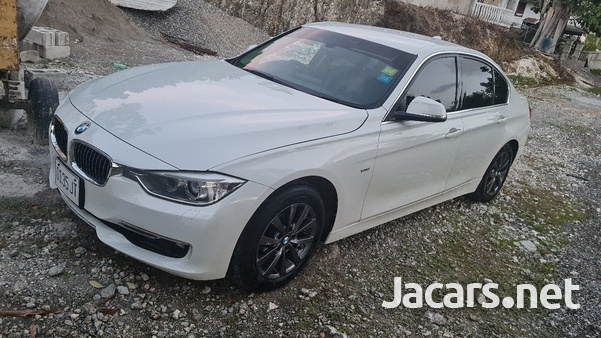 BMW 3-Series 1,9L 2013-6