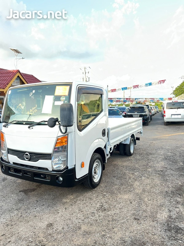 Nissan Atlas dropside-1