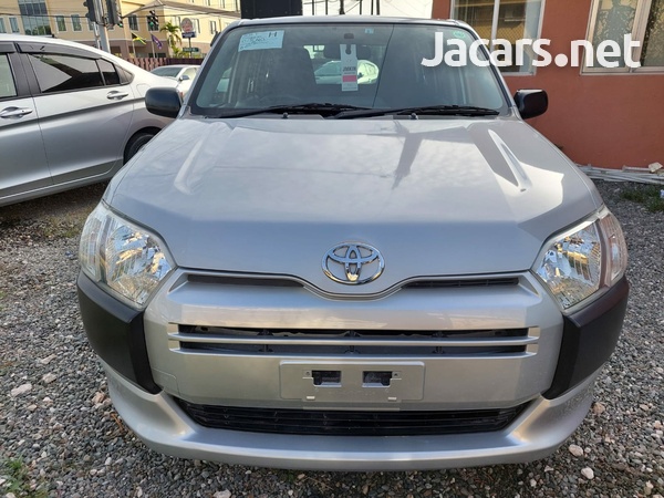 Toyota Probox 1,5L 2017-3