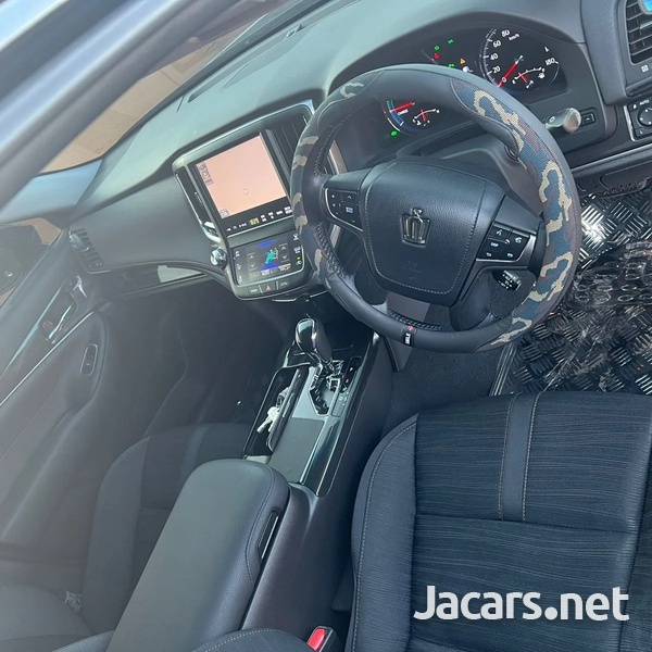 Toyota Crown 2,5L 2014-6