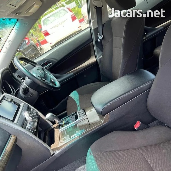 Toyota Mark X 2,5L 2016-8