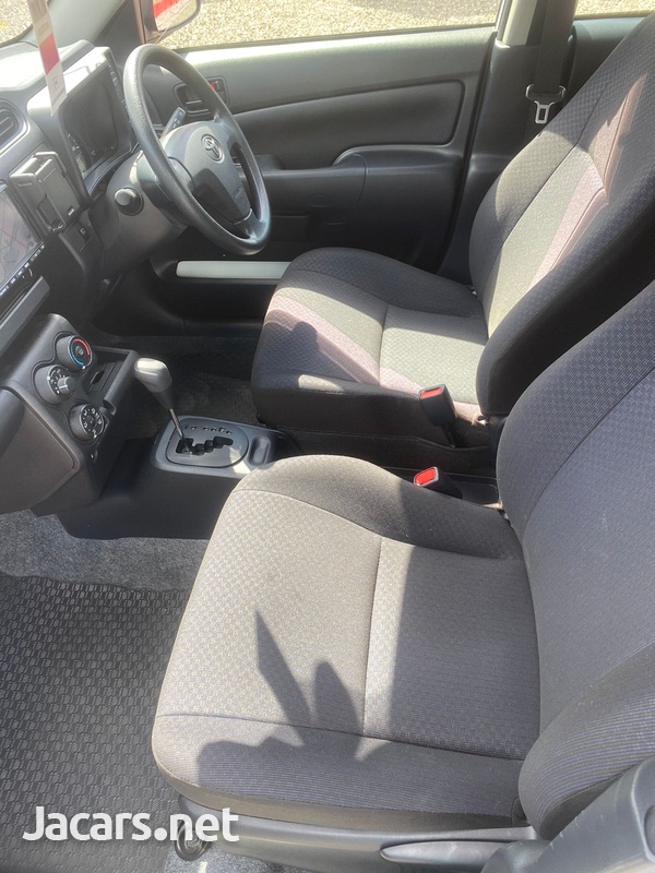 Toyota Probox 1,5L 2016-10