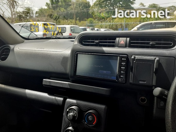 Toyota Probox 1,5L 2017-9