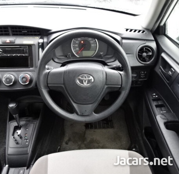 Toyota Axio 1,5L 2016-3