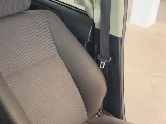 Toyota Voxy 2,0L 2014, Saint James - 10