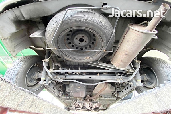 Toyota Succeed 1,5L 2016-13