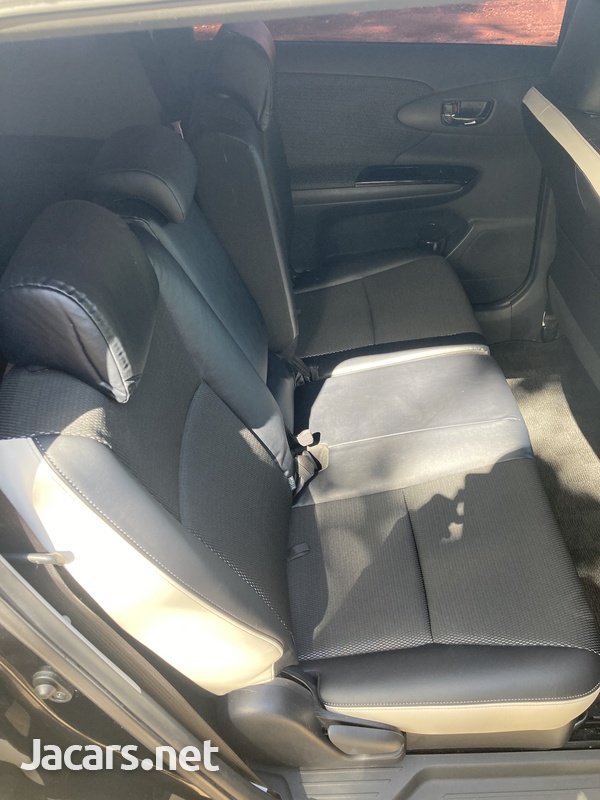 Toyota Wish 1,8L 2013-10