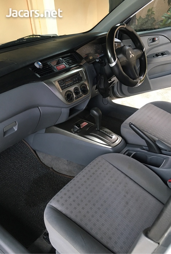 Mitsubishi Lancer 1,5L 2005-4