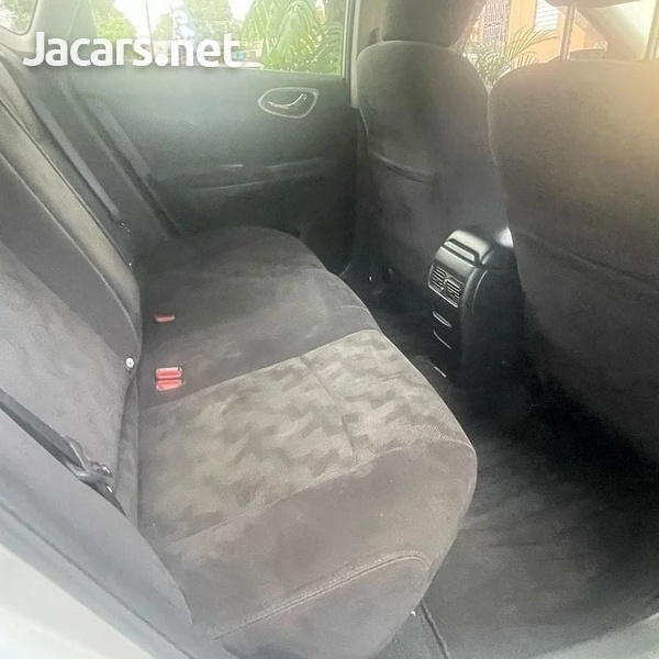 Nissan Sylphy 1,5L 2014-7