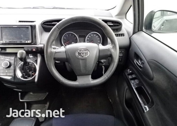Toyota Wish 1,8L 2013-6